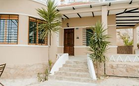 Villa Bahari By Seaward Suites